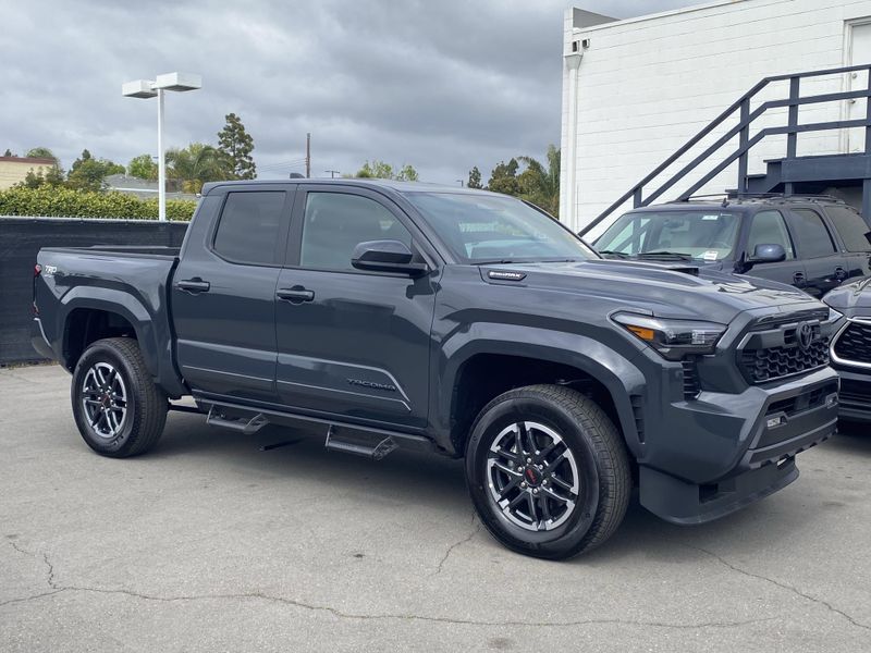 2025 Toyota Tacoma TRD Sport HybridImage 2