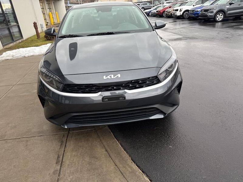 2024 Kia Forte LXSImage 2