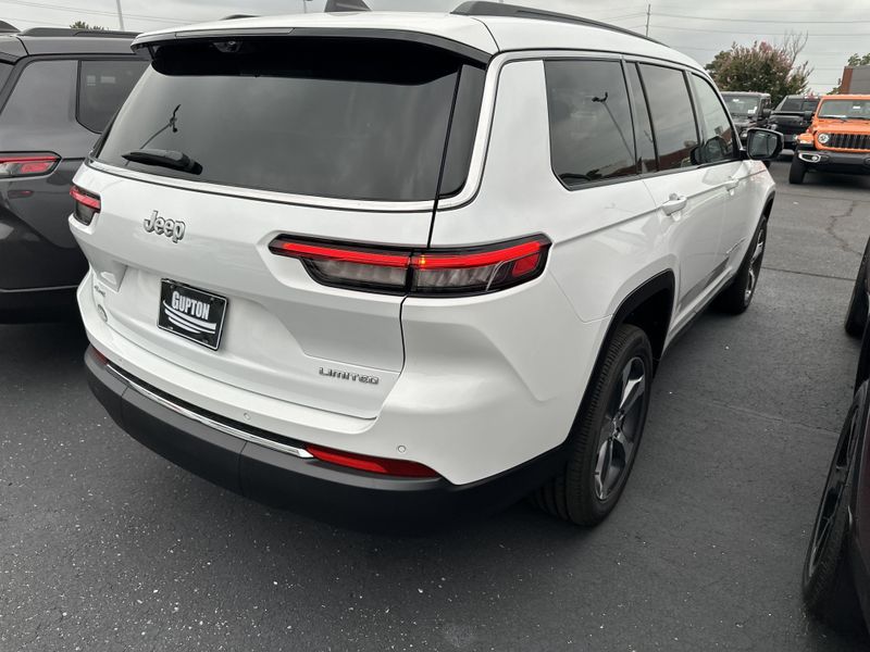 New 2025 Jeep Grand Cherokee L Limited 4x4Image 7