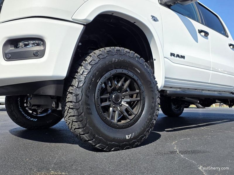 New 2026 RAM 1500 Laramie Crew Cab 4x4 5'7' Box