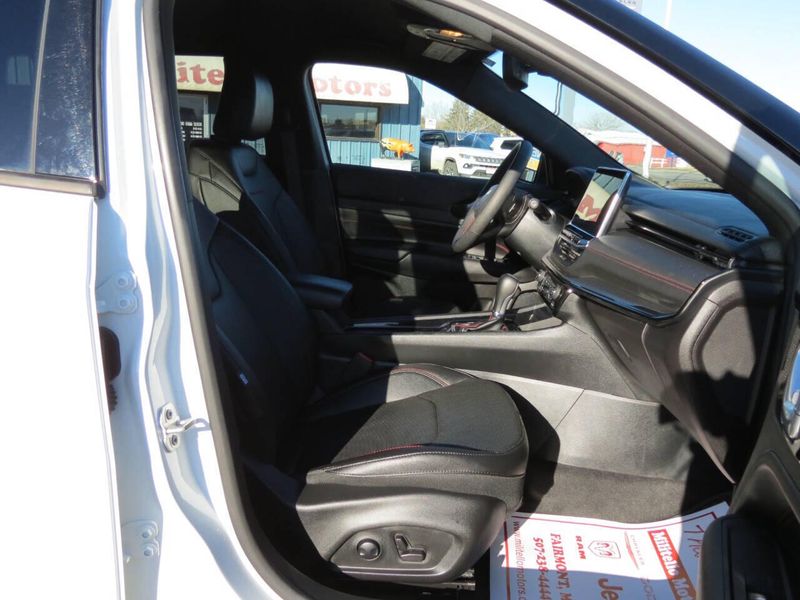 Used 2025 Jeep Compass Trailhawk 4x4 4dr SUVImage 7