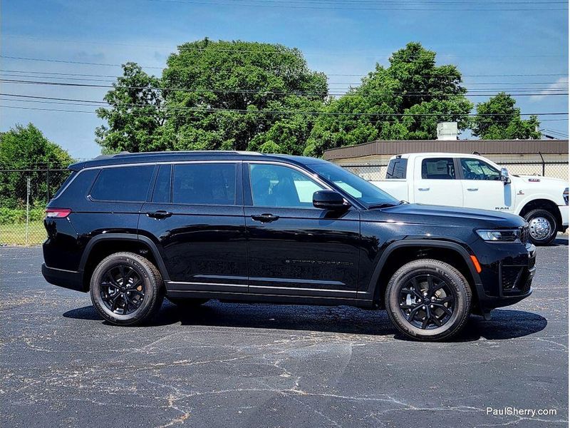 New 2026 Jeep Grand Cherokee L Laredo Altitude 4x4