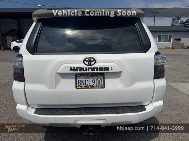 2020 Toyota 4Runner SR5 PremiumImage 6