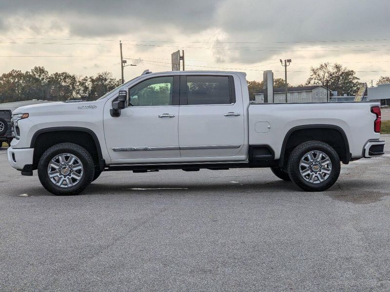 2024 Chevrolet Silverado 2500HD High CountryImage 6