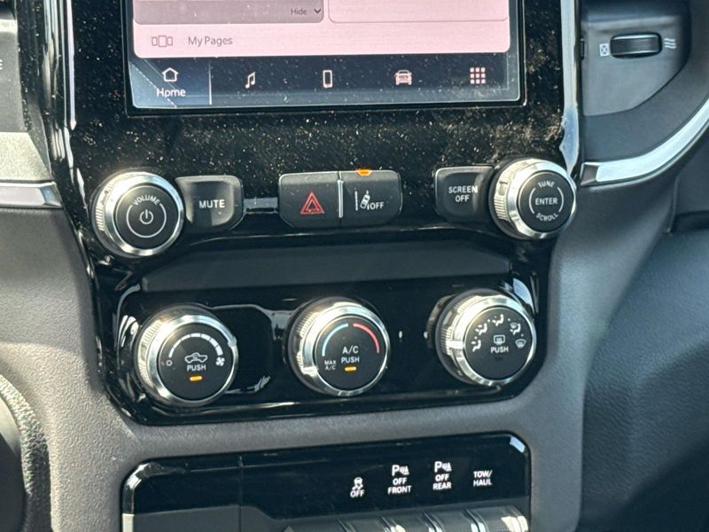 New 2026 RAM 1500 Express Crew Cab 4x4 5'7' Box