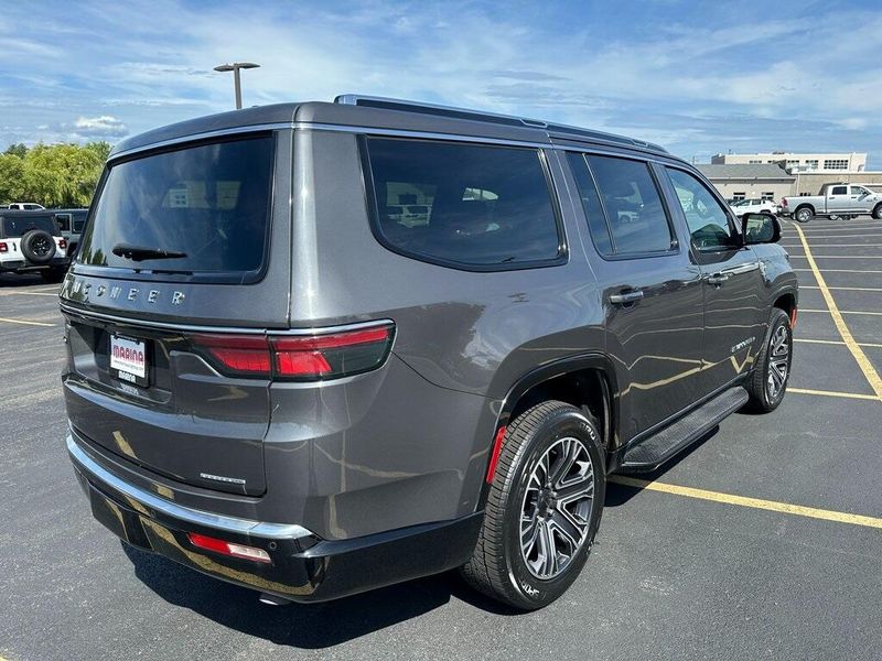 2024 Jeep Wagoneer Series II photo 3