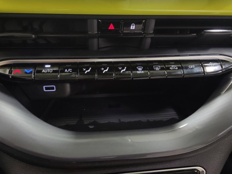 New 2025 Fiat 500e IconaImage 18