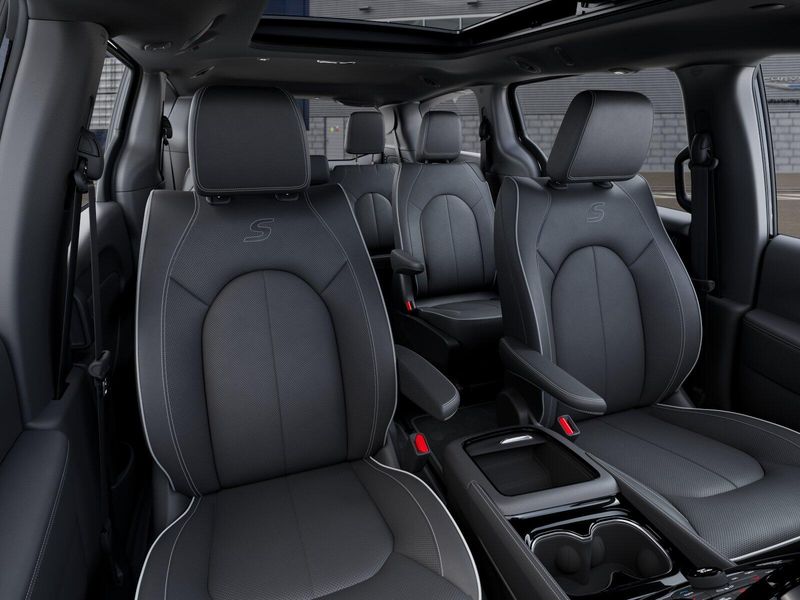 New 2027 Chrysler Pacifica Limited Awd