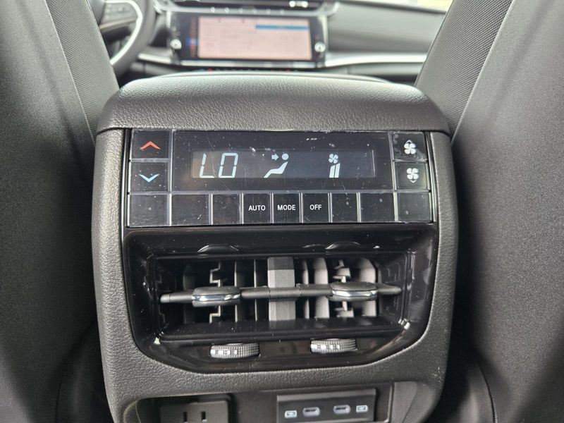 New 2026 Jeep Grand Cherokee L Laredo Altitude 4x4