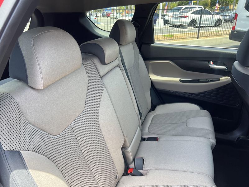 Used 2022 Hyundai Santa Fe SEImage 23