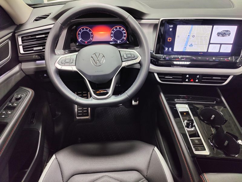 Used 2024 Volkswagen Atlas Peak Edition AWD SEL w/Sunroof/NavImage 25