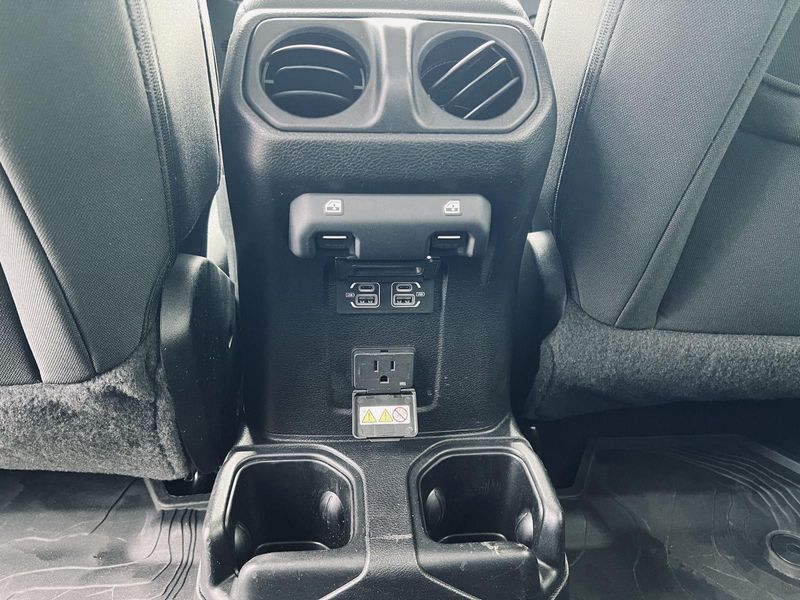 2021 Jeep Gladiator Willys photo 36