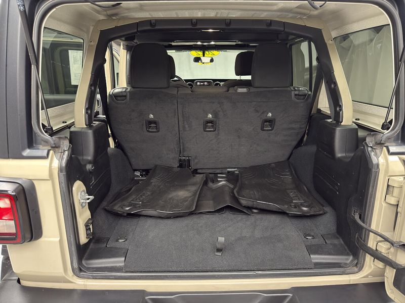 Used 2022 Jeep Wrangler Unlimited WillysImage 14