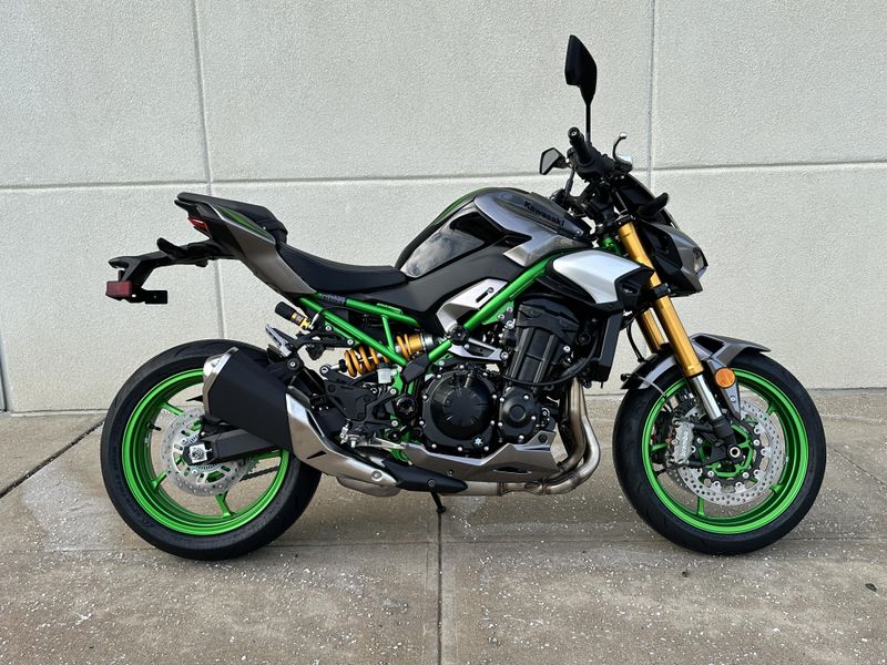 2025 Kawasaki Z900 SE ABS Image 2