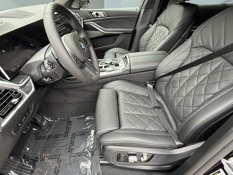2026 BMW X7 xDrive40iImage 19