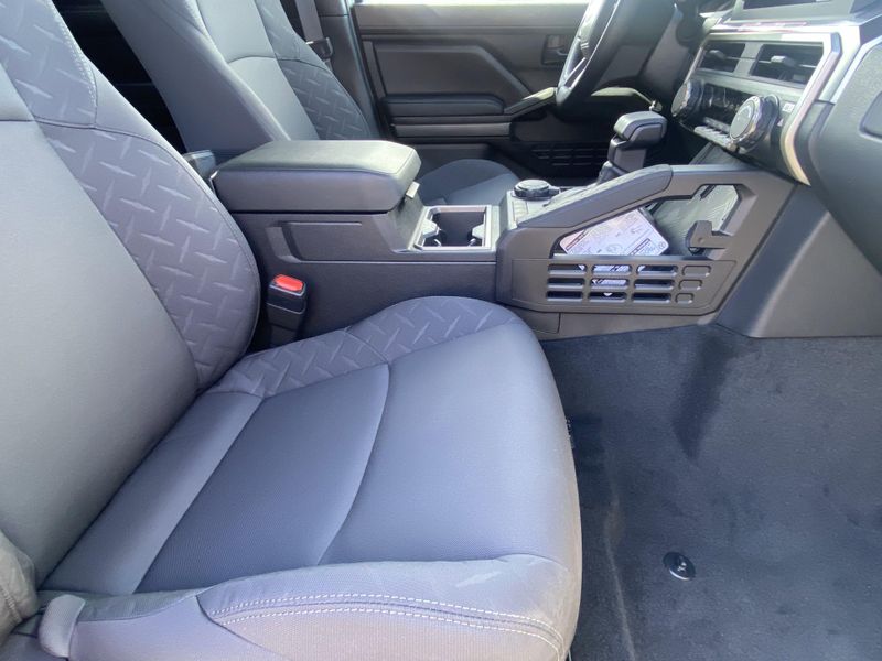 2025 Toyota Tacoma SR5Image 10