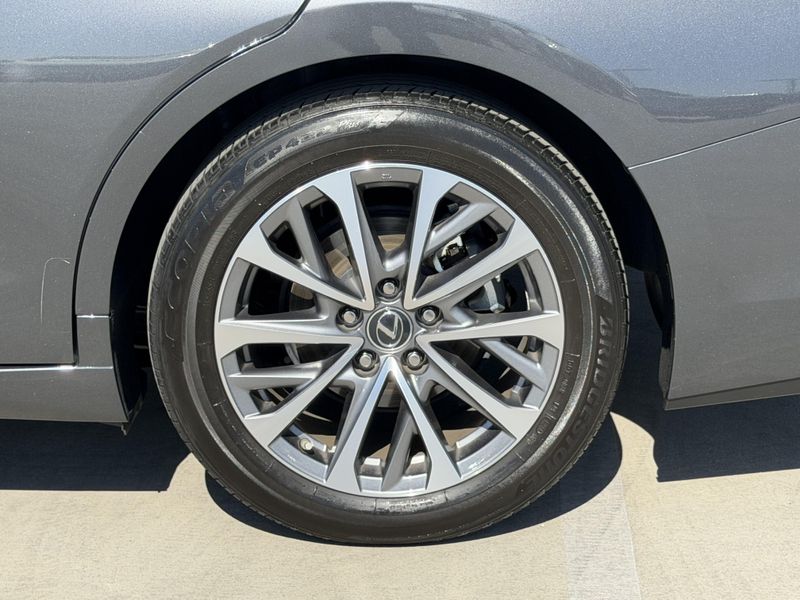 Used 2025 Lexus ES 350Image 13
