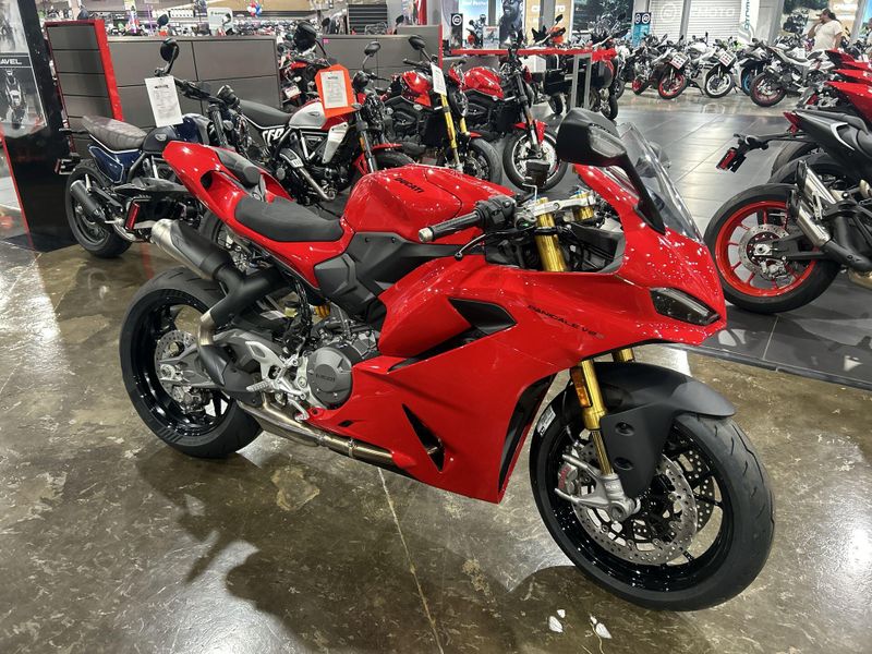 New 2026 Ducati PANIGALE V2 S 896 Image 10