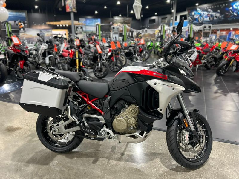 New 2025 Ducati MULTISTRADA V4 RALLY TRAVEL & RADAR SPOKED WHEELS Image 5