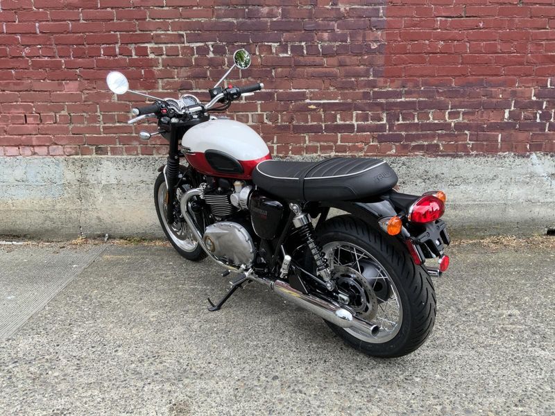 2025 Triumph BONNEVILLE T120