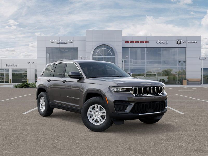New 2025 Jeep Grand Cherokee Laredo 4x4Image 17
