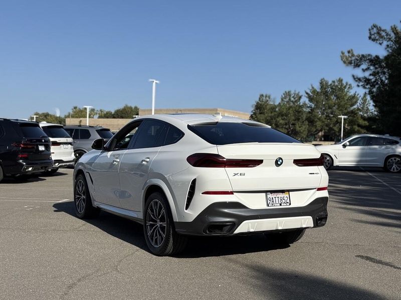 2022 BMW X6 xDrive40iImage 8