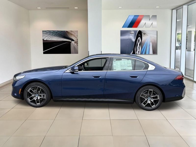 2025 BMW i5 eDrive40Image 9