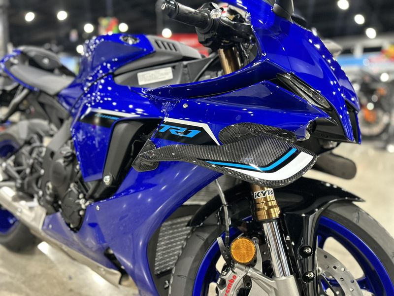 New 2025 Yamaha YZF-R1 Image 9