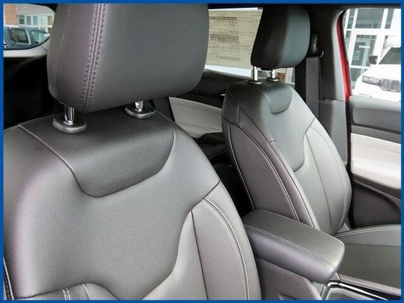 New 2025 Jeep Compass LimitedImage 10