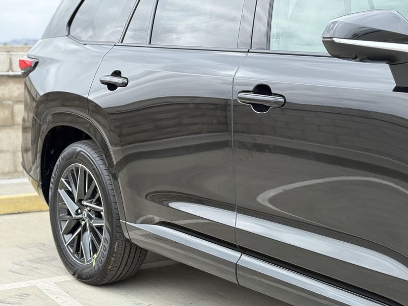 2025 Lexus TX Image 5