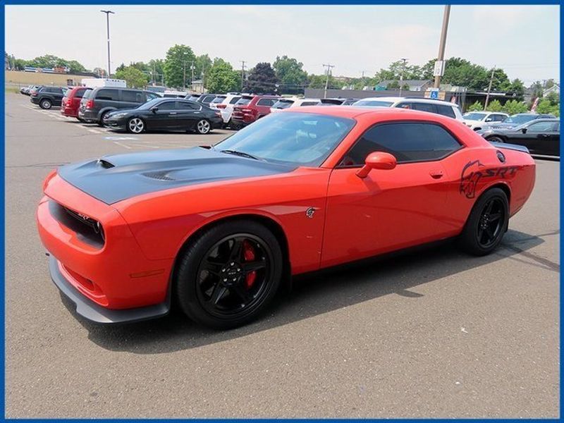 2016 Dodge Challenger SRT HellcatImage 1