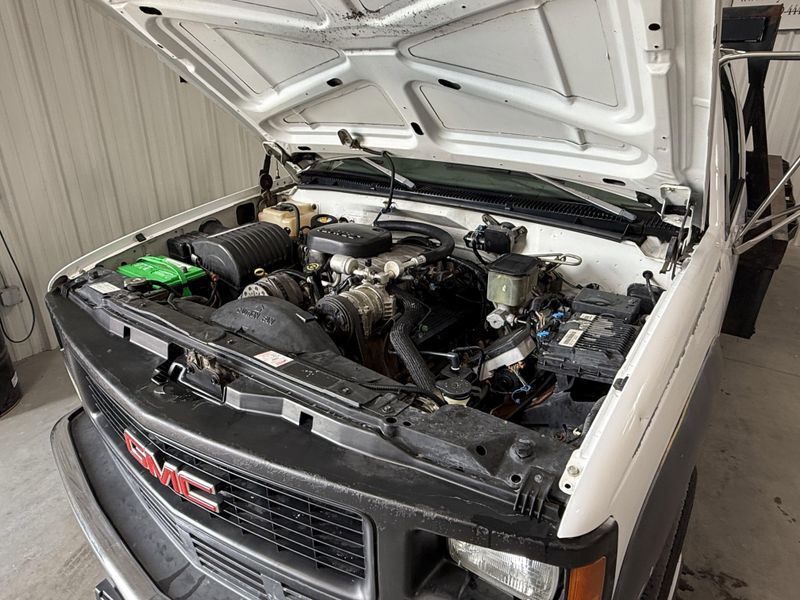 Used 1999 GMC Sierra C3500 HD Chassis Image 13