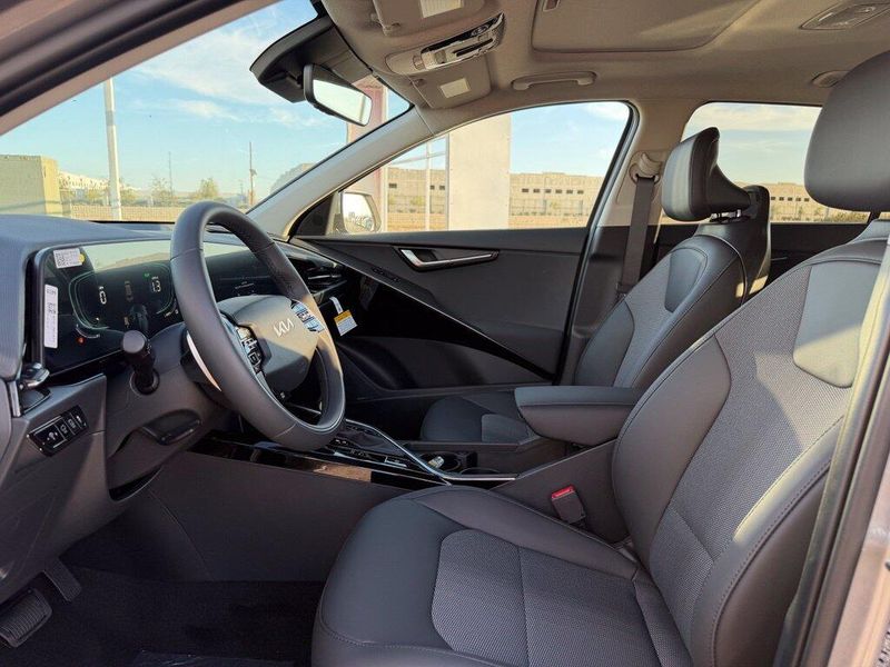 New 2026 Kia Niro EXImage 10
