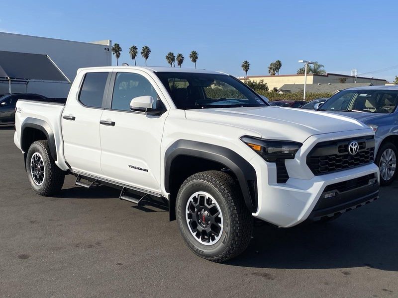 2024 Toyota Tacoma TRD Off RoadImage 2