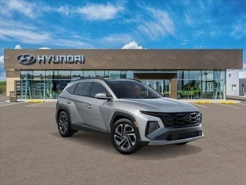 New 2025 Hyundai Tucson Hybrid LimitedImage 2