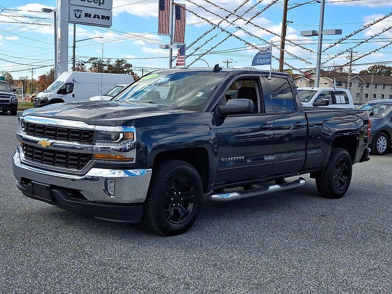 2018 Chevrolet Silverado 1500 photo 3