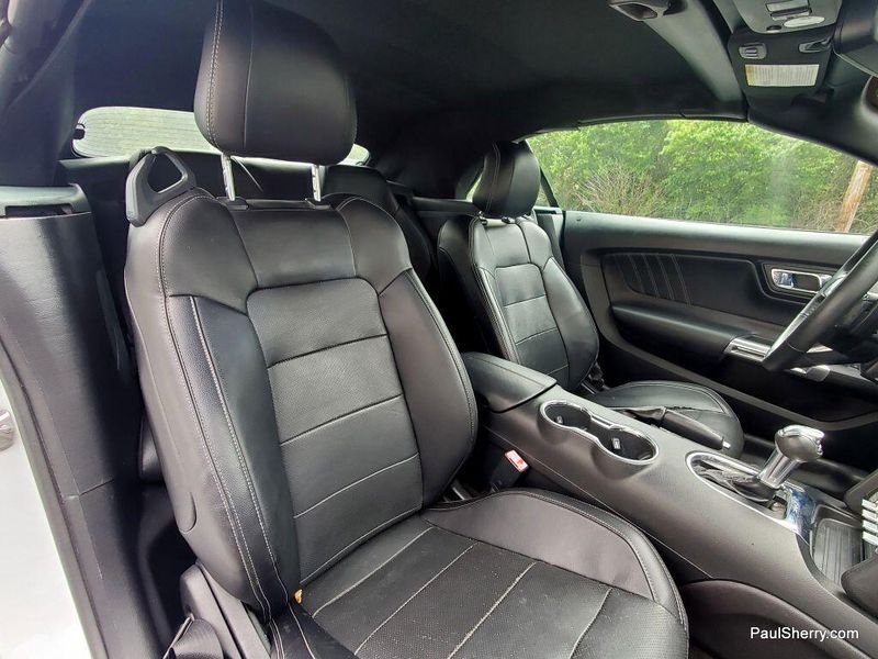 2017 Ford Mustang EcoBoost PremiumImage 4