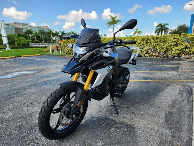 2024 BMW G 310 GS Image 3