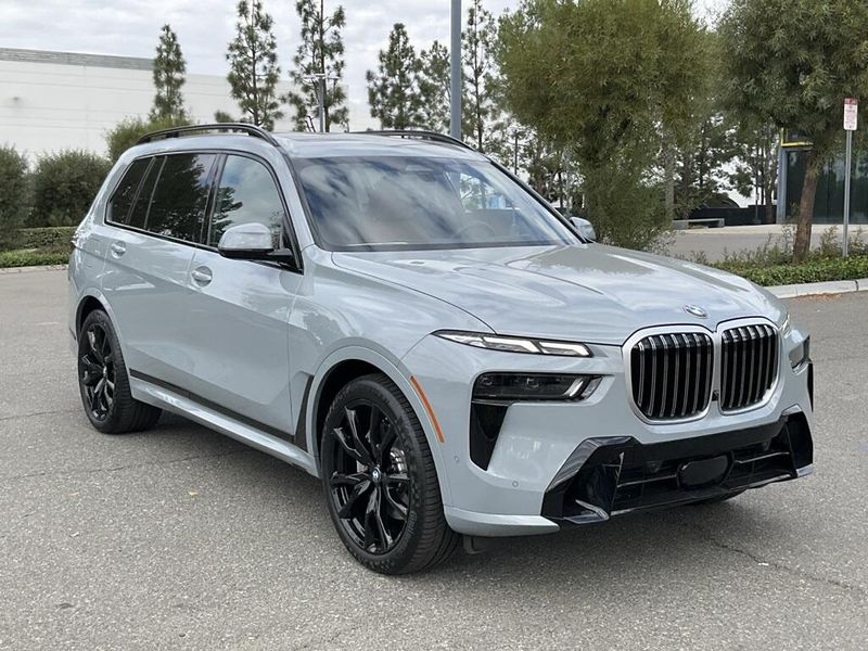 2025 BMW X7 xDrive40iImage 2