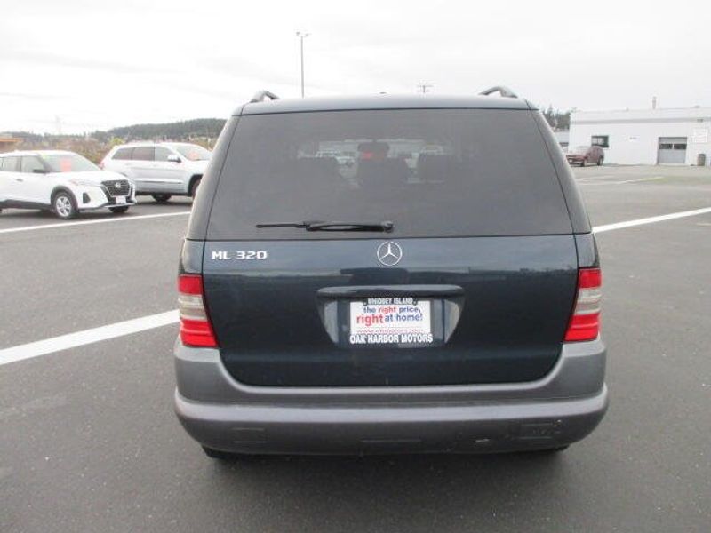 1999 Mercedes-Benz ML 320 Image 8