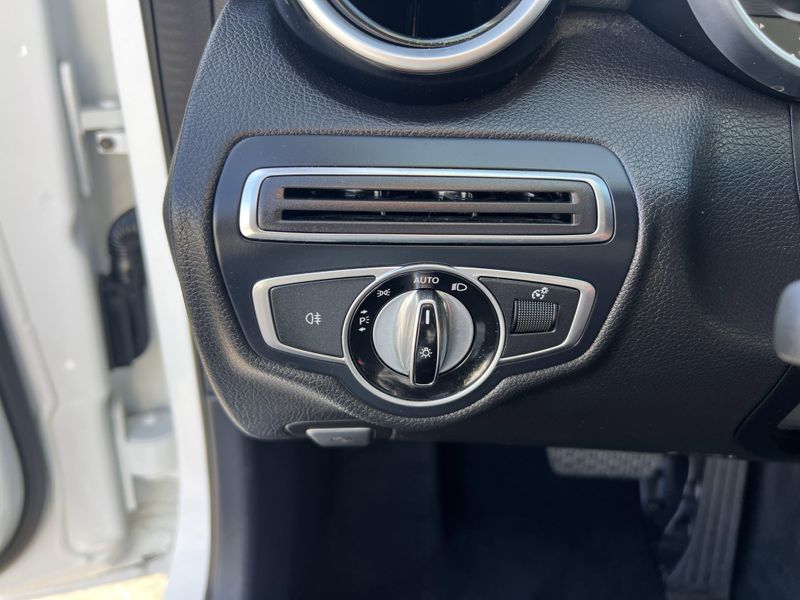 2016 Mercedes-Benz C-Class C 300Image 12