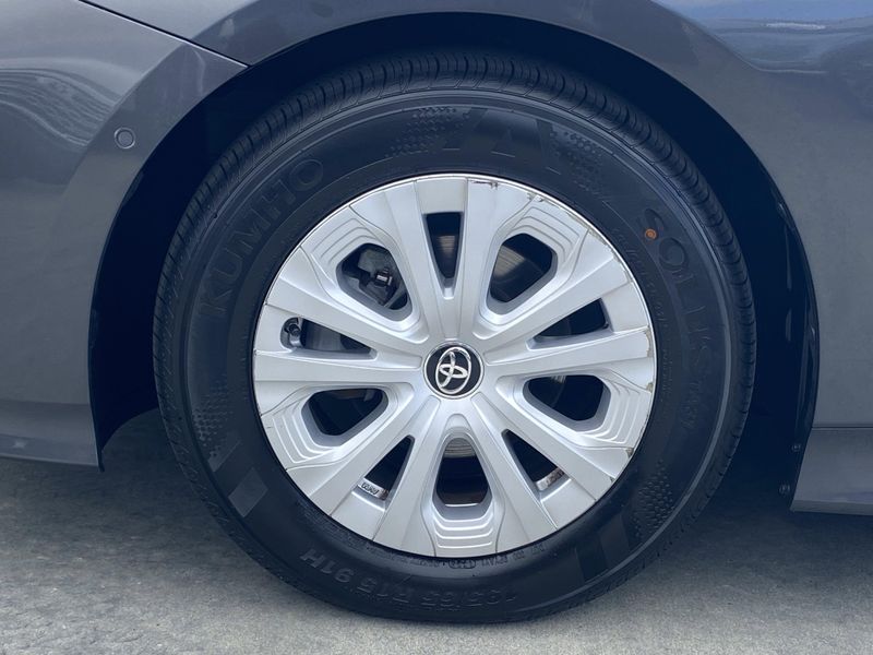 Used 2020 Toyota Prius LEImage 8