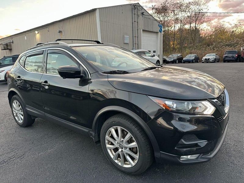 2020 Nissan Rogue Sport SVImage 1