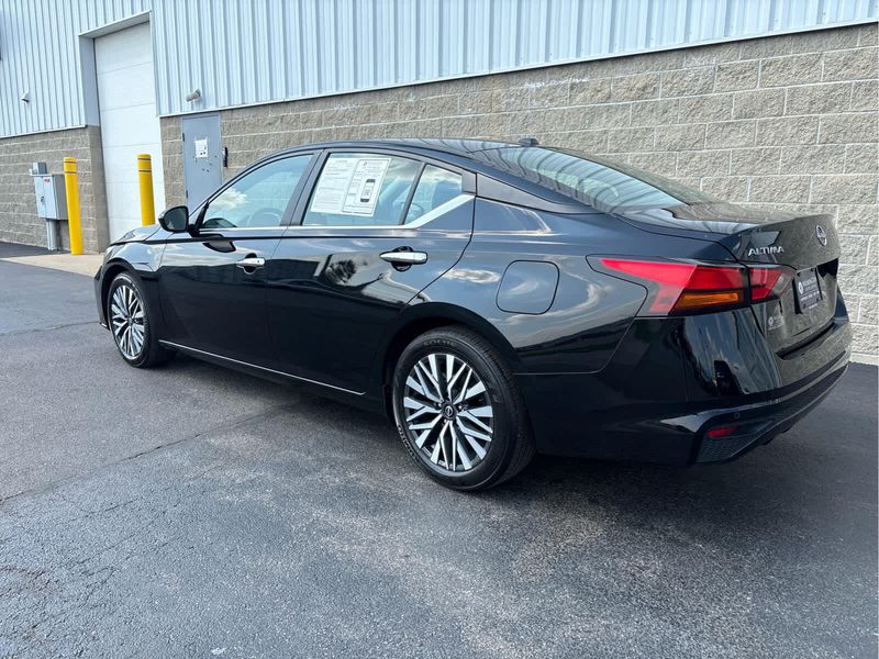 2024 Nissan Altima 2.5 SV photo 6