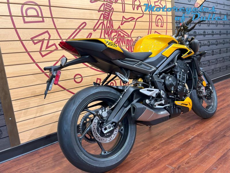 2025 Triumph Street Triple 765 RS Image 8