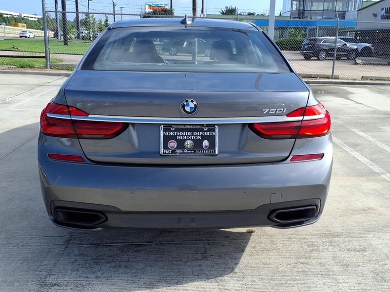 2017 BMW 750i 750iImage 15