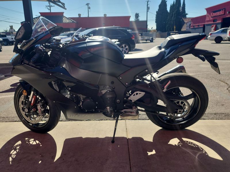 Used 2025 Kawasaki NINJA ZX-10 Image 15