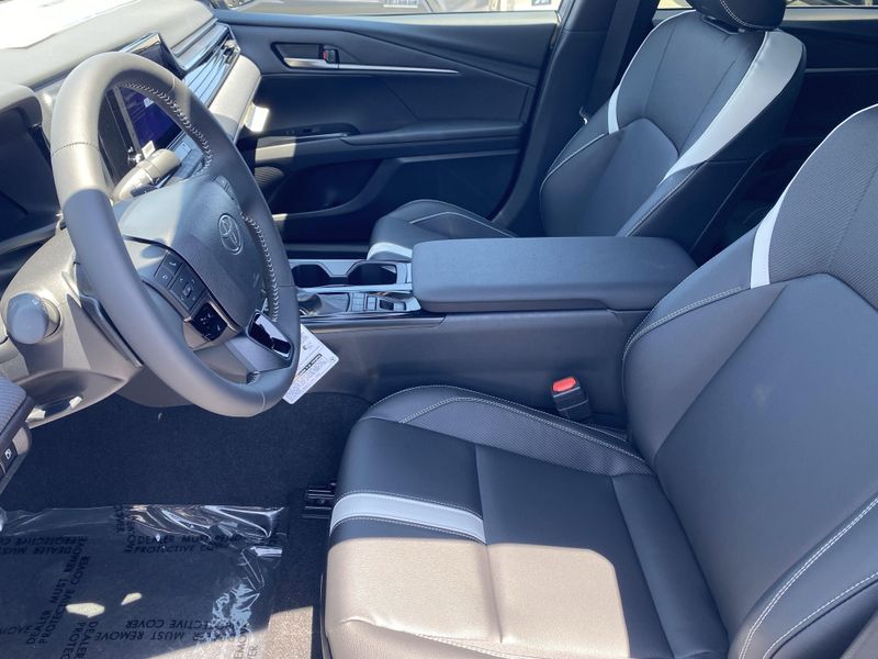 New 2025 Toyota Camry SEImage 14