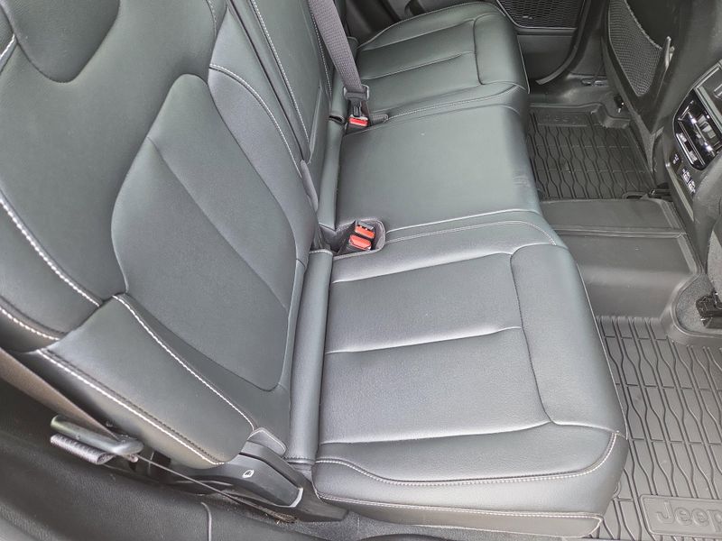2023 Jeep Grand Cherokee Base photo 19