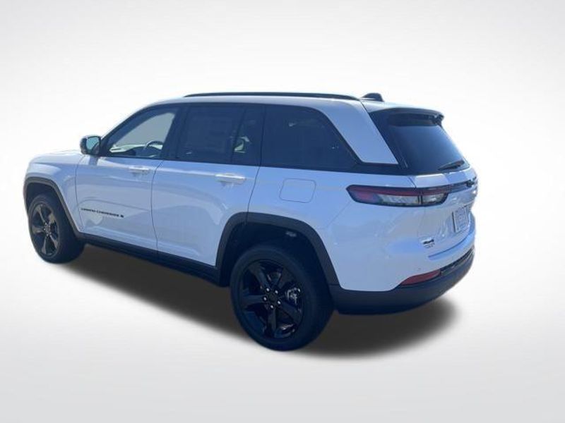 2025 Jeep Grand Cherokee Altitude 4x4